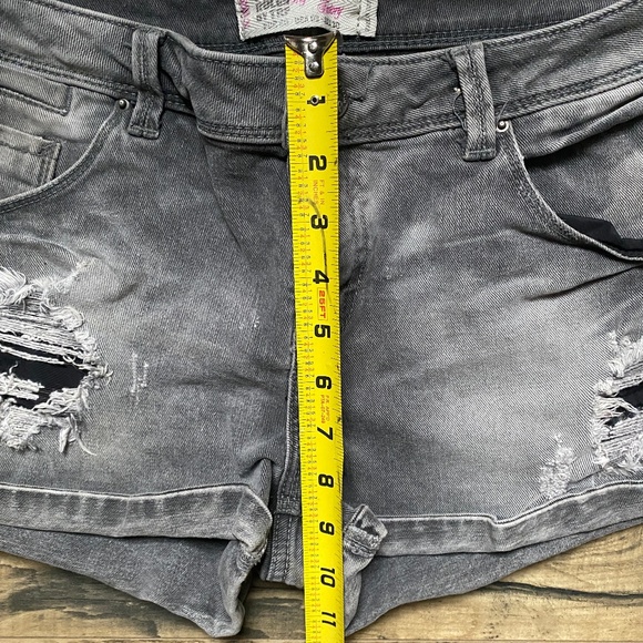ZARA Denin Rules by TRF Sz 6/8 Distressed Gray Denim Shorts - Picture 10 of 11